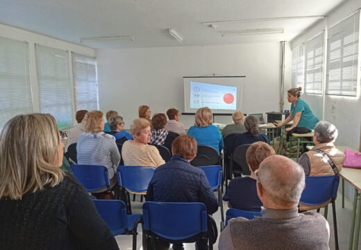 O local social do Sanguiñal acolle unha charla informativa sobre Dano Cerebral Adquirido impartida pola asociación Sarela